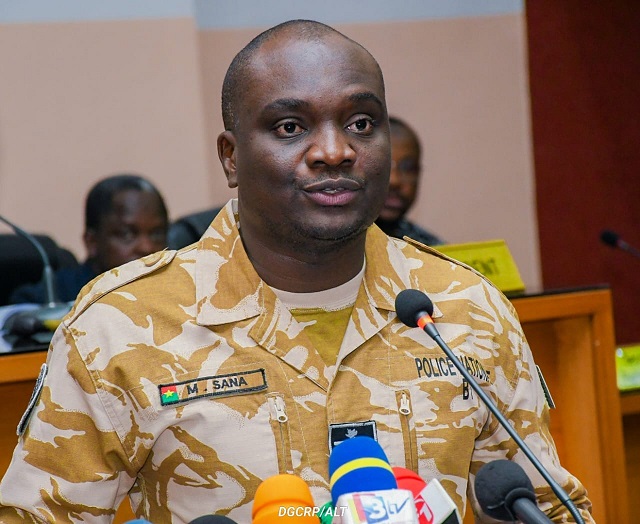 Hũl-hũlã koees lebga vẽenega